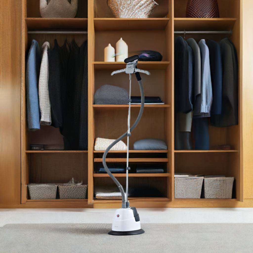 GS06-Black-closet
