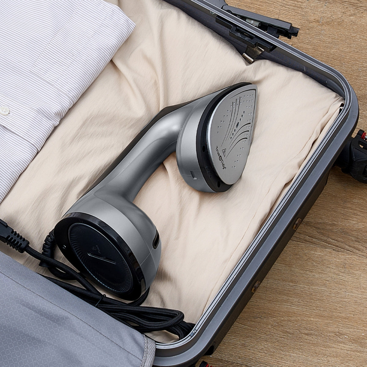 IS1600GrayTravel Steamer